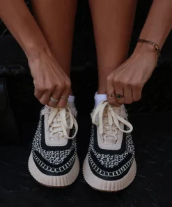 Dolen Sneakers White Black Woven