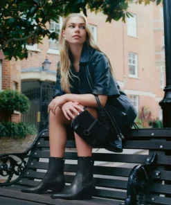 Rylee Crossbody Black Suede