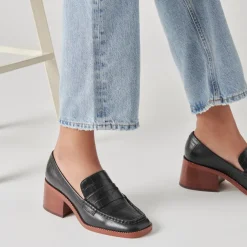 Talie Loafers Noir Embossed Leather